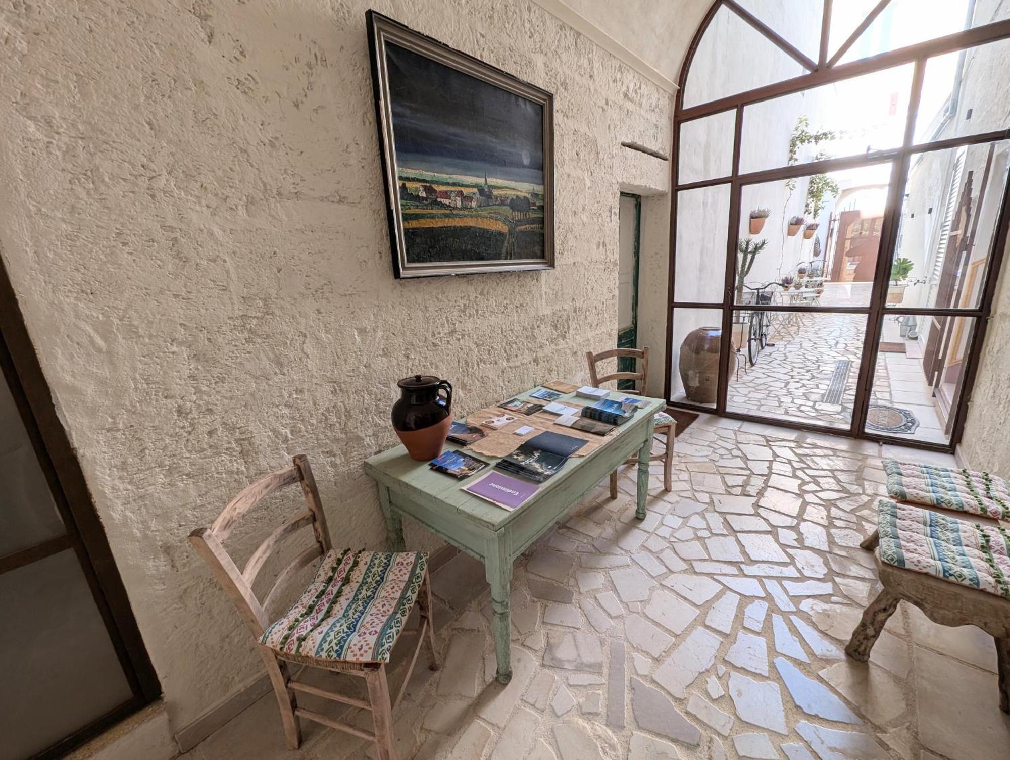 The Art Of Leo Bed and Breakfast Lucugnano Exteriör bild